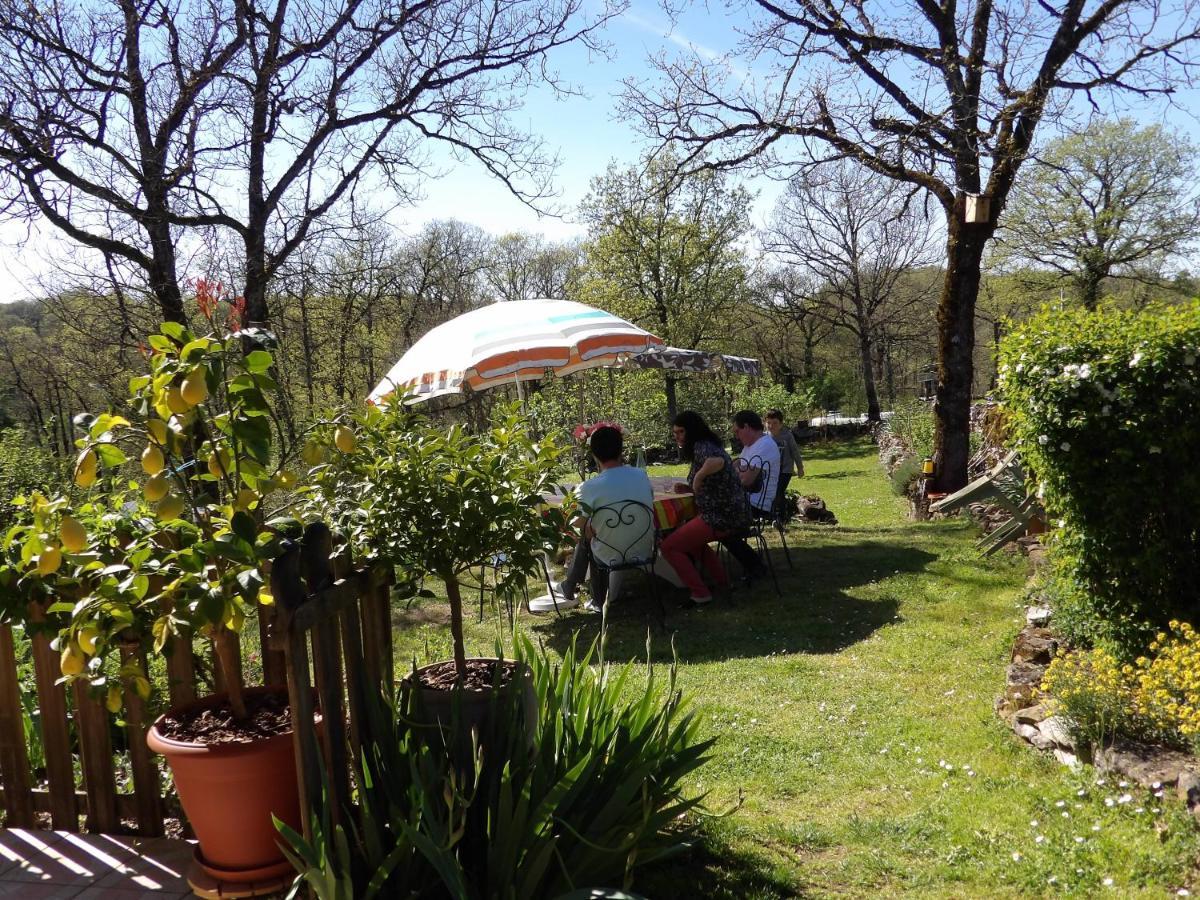 Aux Deux Colombes Bed & Breakfast Падирак Екстериор снимка